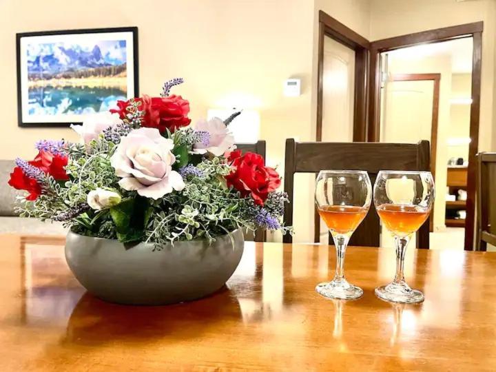 Falcon Crest Lodge 1 Bedroom Condo With Gym & Hot-Tubs & Mountain View Кенмор Екстер'єр фото