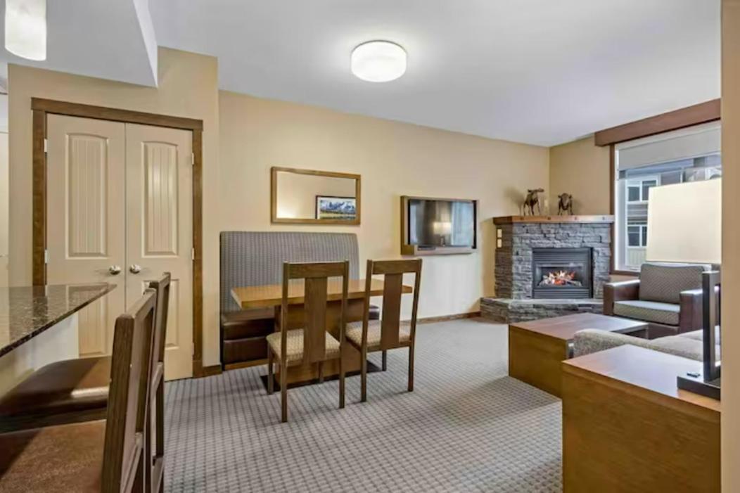 Falcon Crest Lodge 1 Bedroom Condo With Gym & Hot-Tubs & Mountain View Кенмор Екстер'єр фото