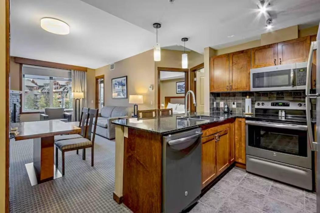 Falcon Crest Lodge 1 Bedroom Condo With Gym & Hot-Tubs & Mountain View Кенмор Екстер'єр фото